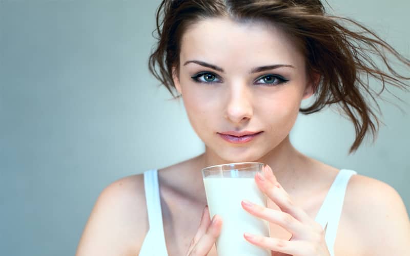 Польза миндального молока для женщин